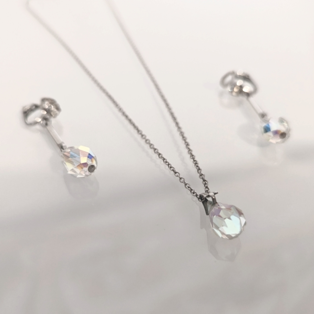 Crystal water drops necklace and earrings set